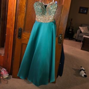 Elegant Emerald Green and Gold Prom Dress